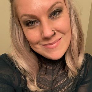 Meet your Posher, Steph